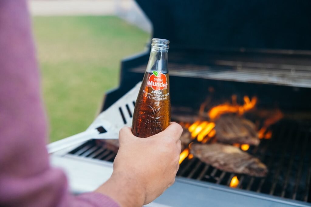 Photo Grilling steaks